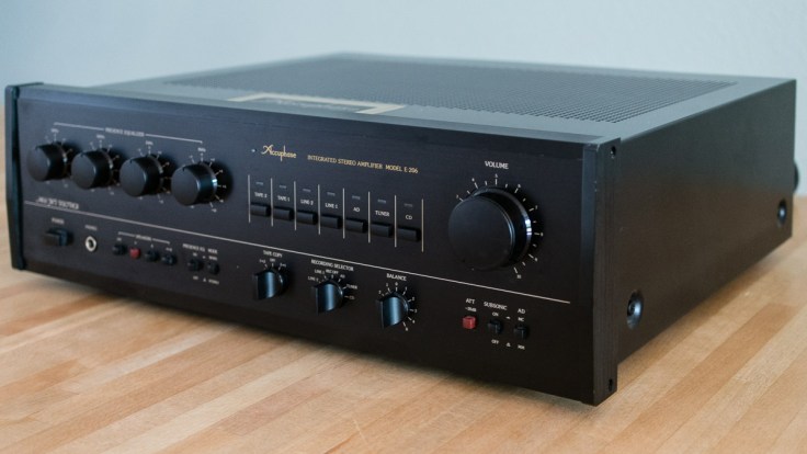 Accuphase-2